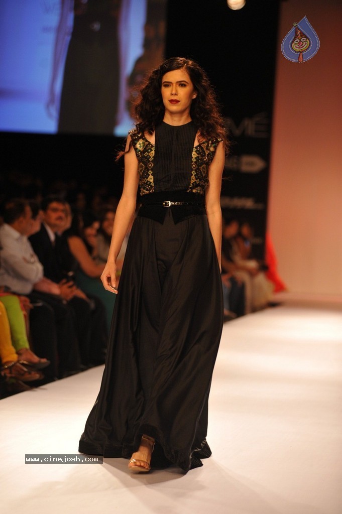 Hot Bolly Celebs Walks the Ramp at LFW 2014 - 84 / 187 photos
