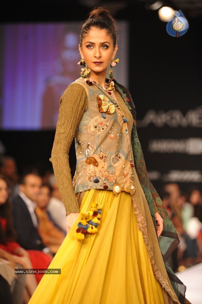 Hot Bolly Celebs Walks the Ramp at LFW 2014 - 87 / 187 photos