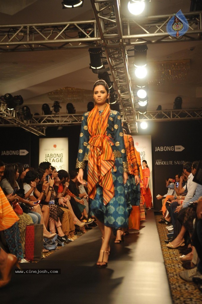Hot Bolly Celebs Walks the Ramp at LFW 2014 - 90 / 187 photos