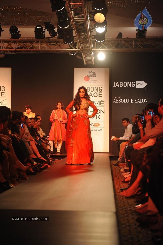 Hot Bolly Celebs Walks the Ramp at LFW 2014 - 98 / 187 photos
