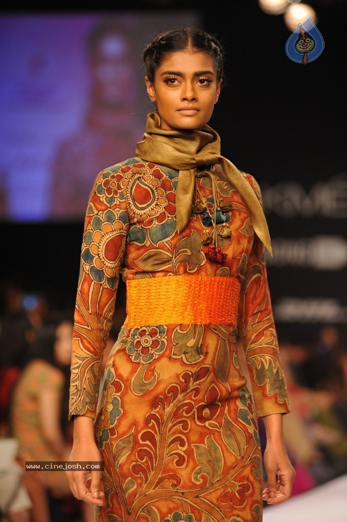 Hot Bolly Celebs Walks the Ramp at LFW 2014 - 112 / 187 photos