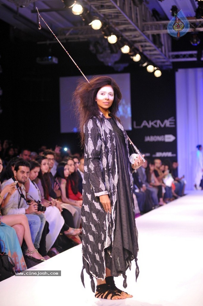 Hot Bolly Celebs Walks the Ramp at LFW 2014 - 125 / 187 photos