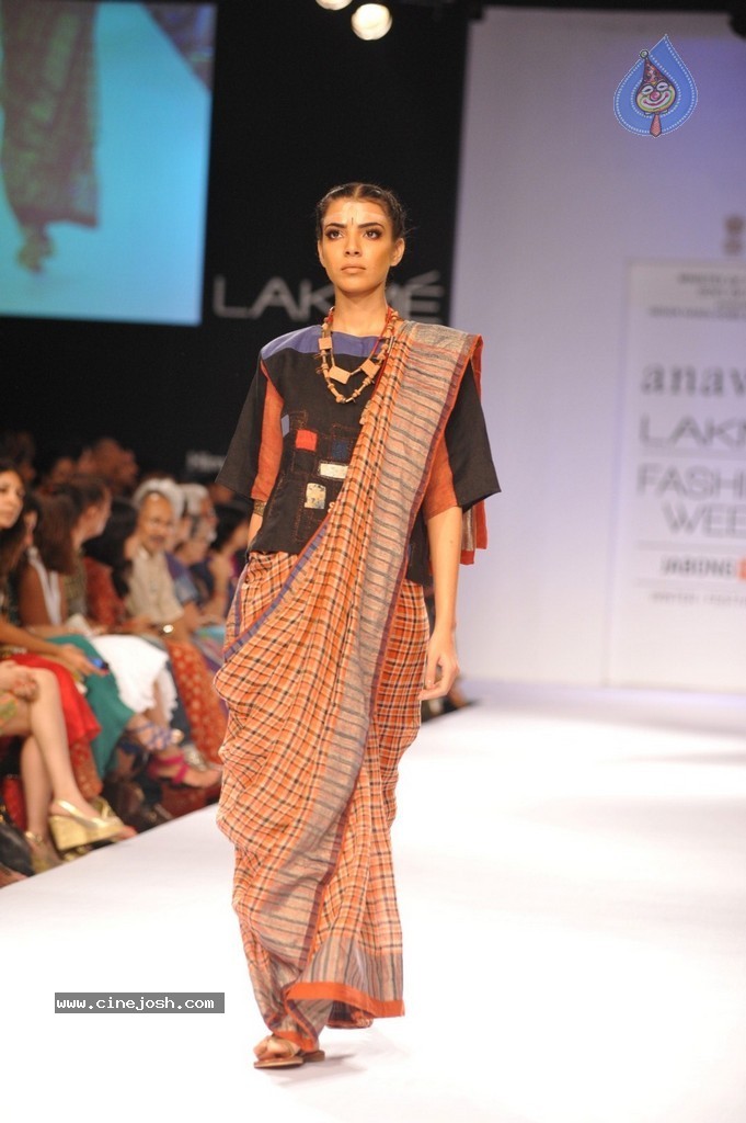 Hot Bolly Celebs Walks the Ramp at LFW 2014 - 126 / 187 photos