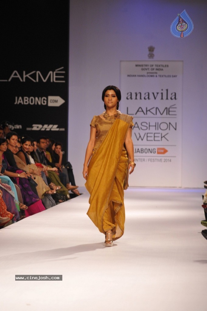 Hot Bolly Celebs Walks the Ramp at LFW 2014 - 127 / 187 photos