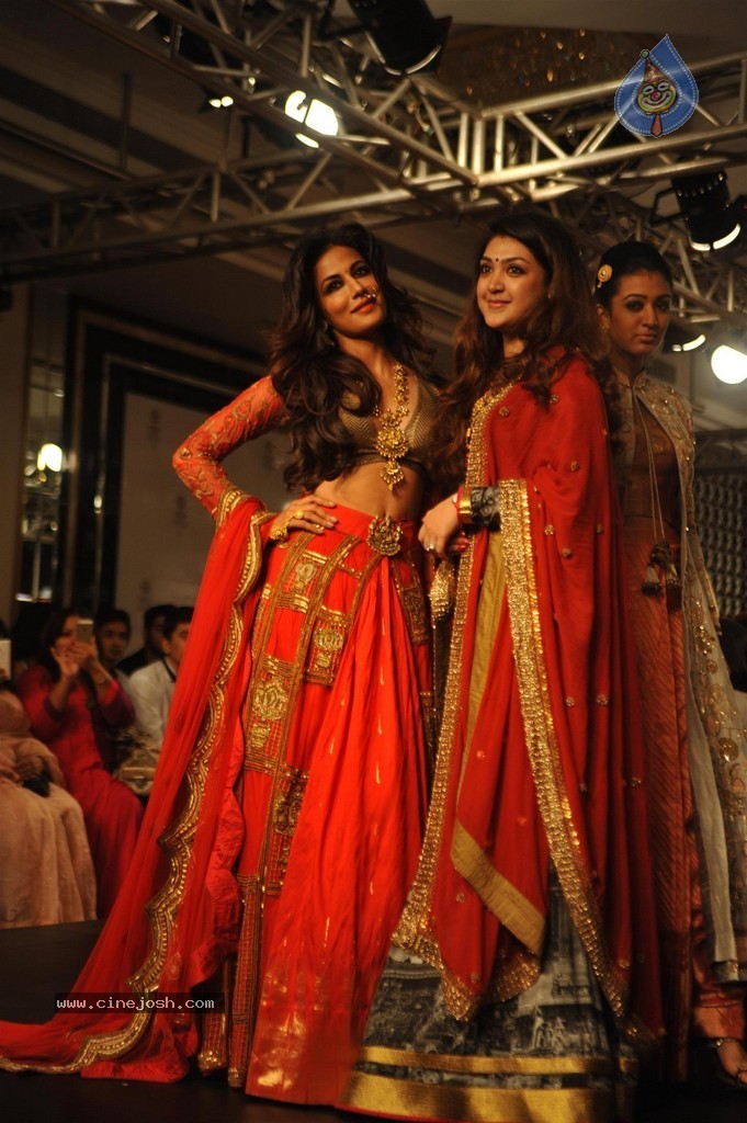 Hot Bolly Celebs Walks the Ramp at LFW 2014 - 129 / 187 photos