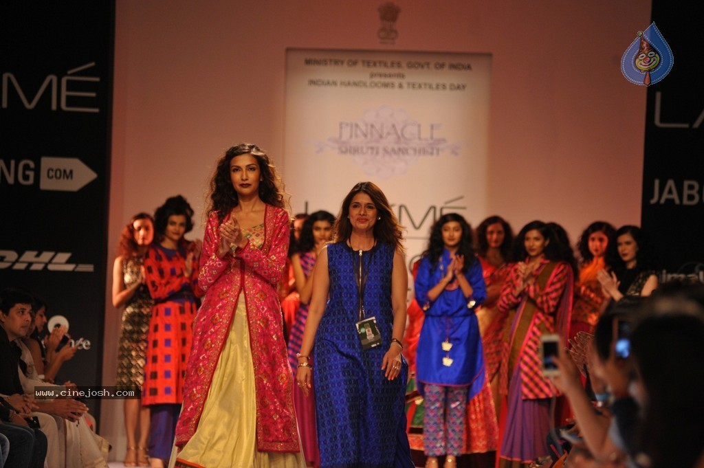 Hot Bolly Celebs Walks the Ramp at LFW 2014 - 131 / 187 photos
