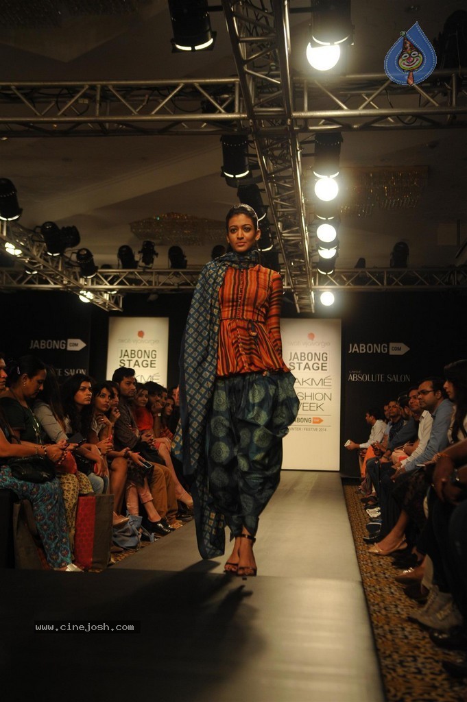 Hot Bolly Celebs Walks the Ramp at LFW 2014 - 150 / 187 photos