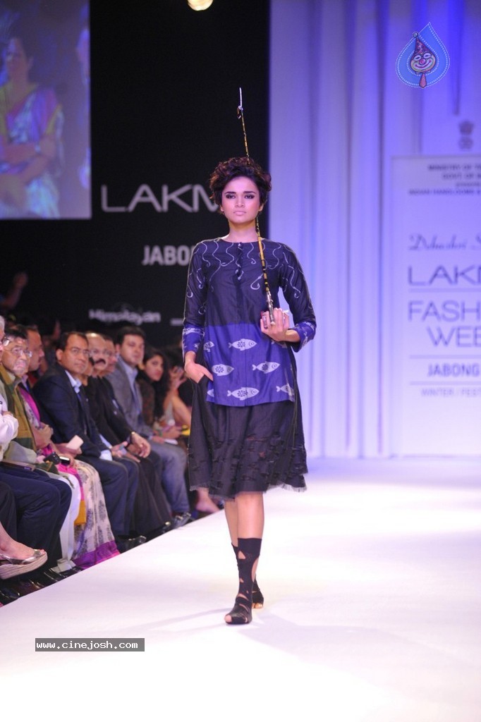 Hot Bolly Celebs Walks the Ramp at LFW 2014 - 154 / 187 photos