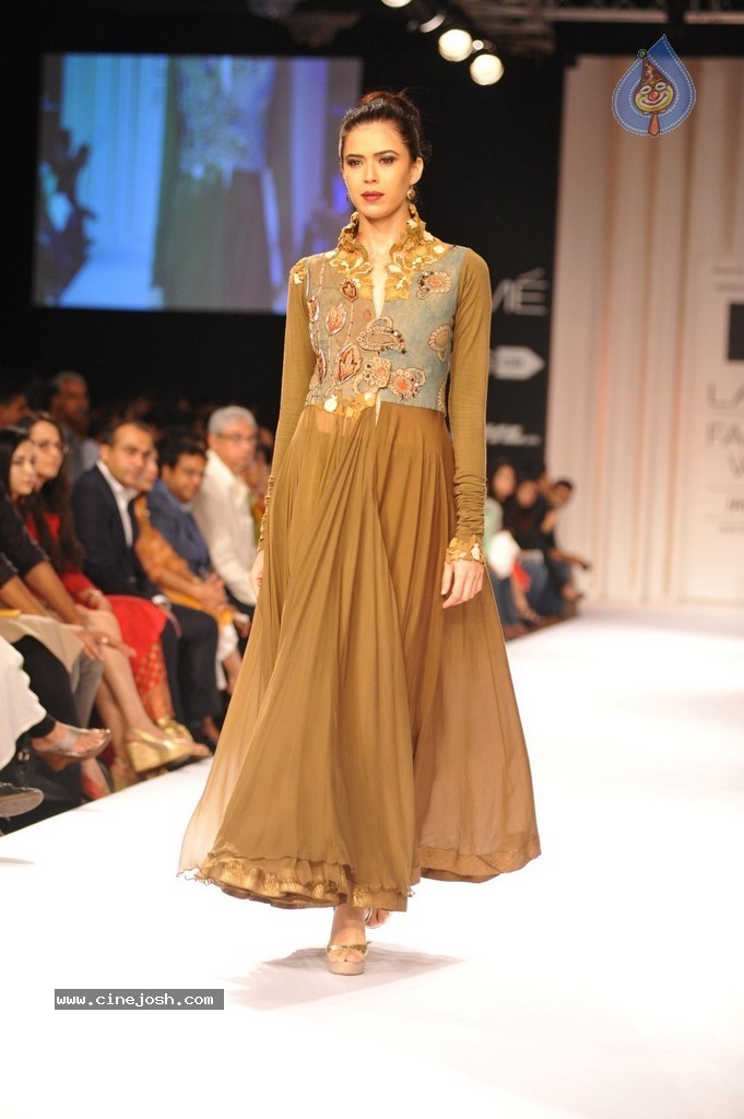 Hot Bolly Celebs Walks the Ramp at LFW 2014 - 158 / 187 photos