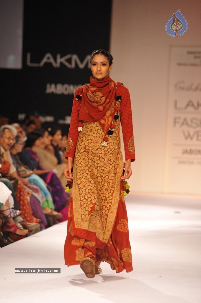 Hot Bolly Celebs Walks the Ramp at LFW 2014 - 163 / 187 photos