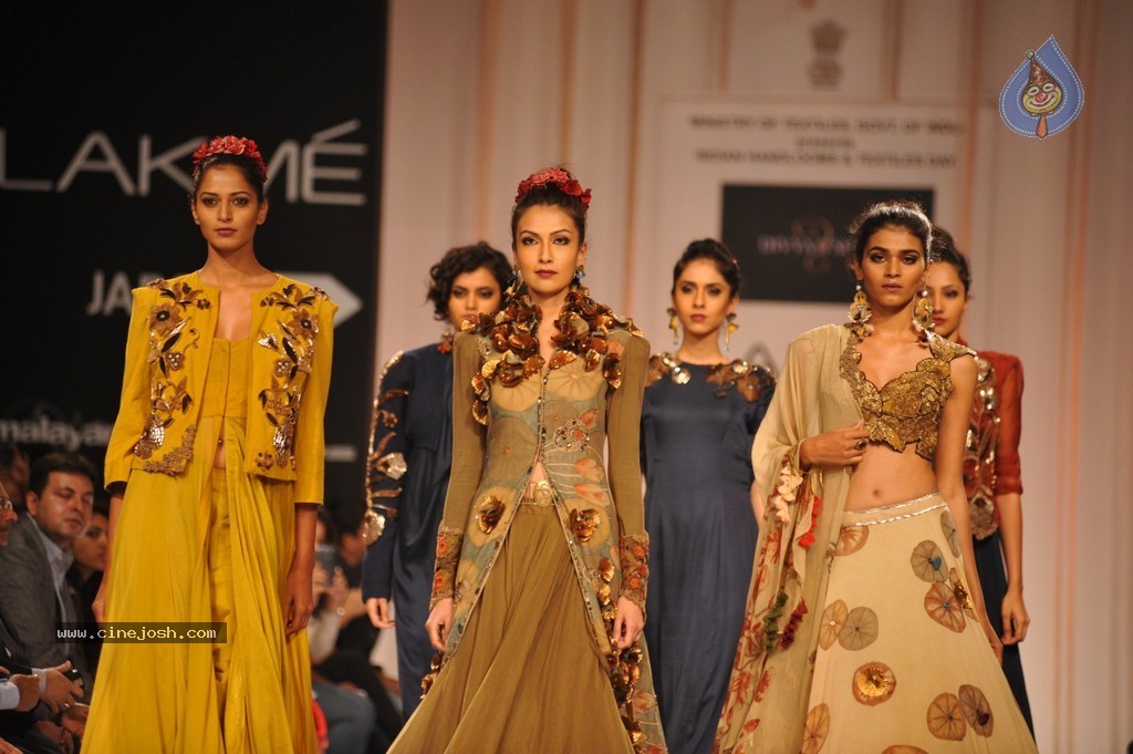 Hot Bolly Celebs Walks the Ramp at LFW 2014 - 187 / 187 photos