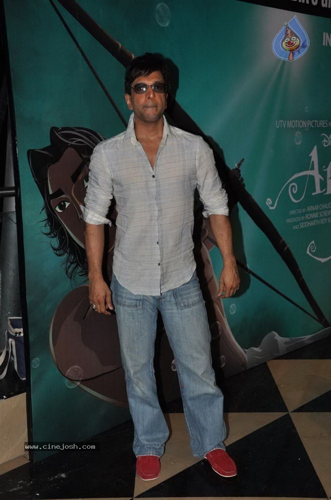 Hot Celebs at Arjun Movie Premiere - 7 / 36 photos
