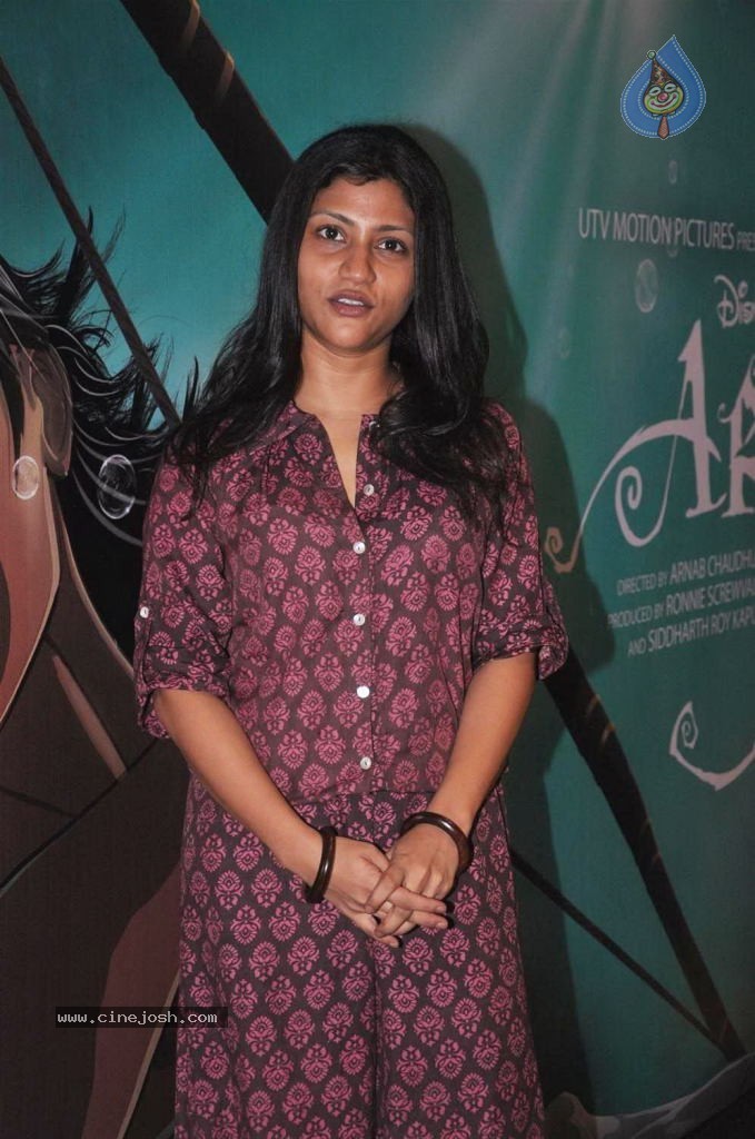 Hot Celebs at Arjun Movie Premiere - 31 / 36 photos
