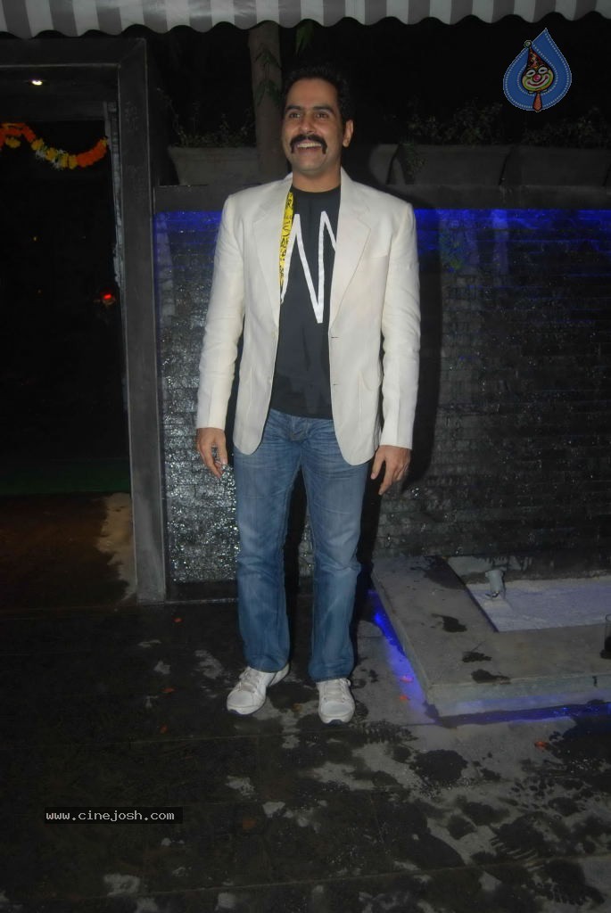 Hot Celebs at Cave Lounge Launch - 28 / 62 photos