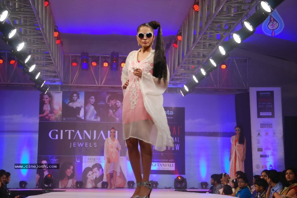 Hot Fashion Show at Gitanjali Boat Show - 31 / 101 photos