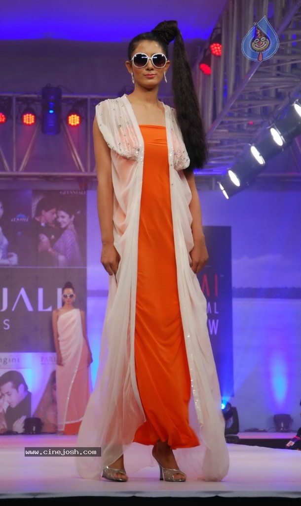 Hot Fashion Show at Gitanjali Boat Show - 32 / 101 photos