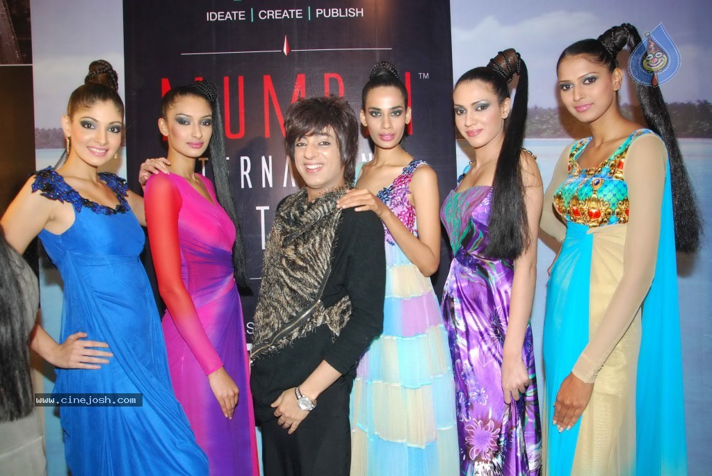 Hot Fashion Show at Gitanjali Boat Show - 65 / 101 photos