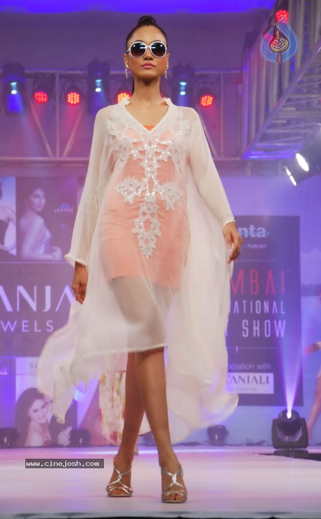 Hot Fashion Show at Gitanjali Boat Show - 66 / 101 photos