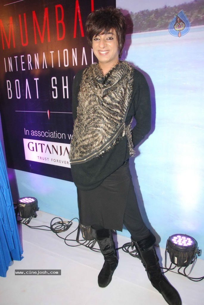 Hot Fashion Show at Gitanjali Boat Show - 77 / 101 photos