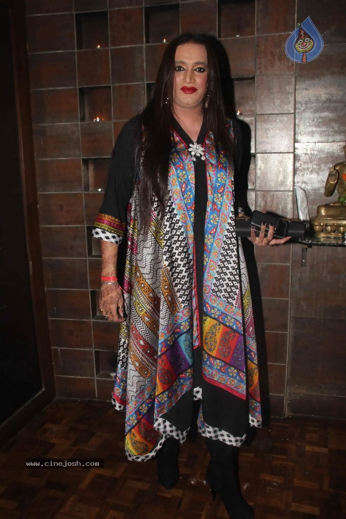 Hot Girls at Juhi n Sachin Shroff Party - 24 / 80 photos