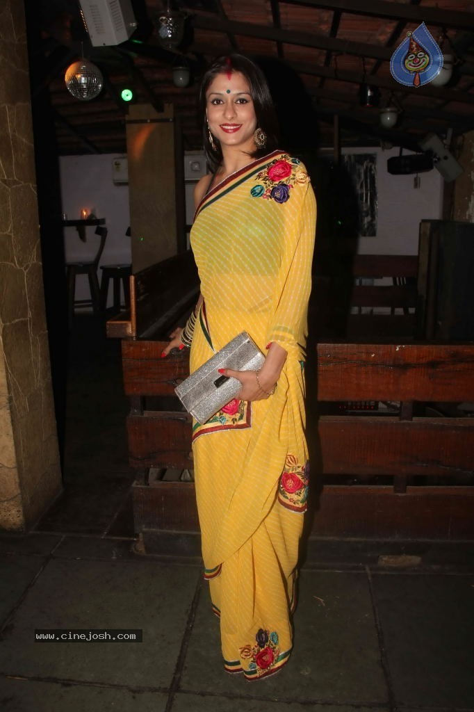 Hot Girls at Juhi n Sachin Shroff Party - 26 / 80 photos