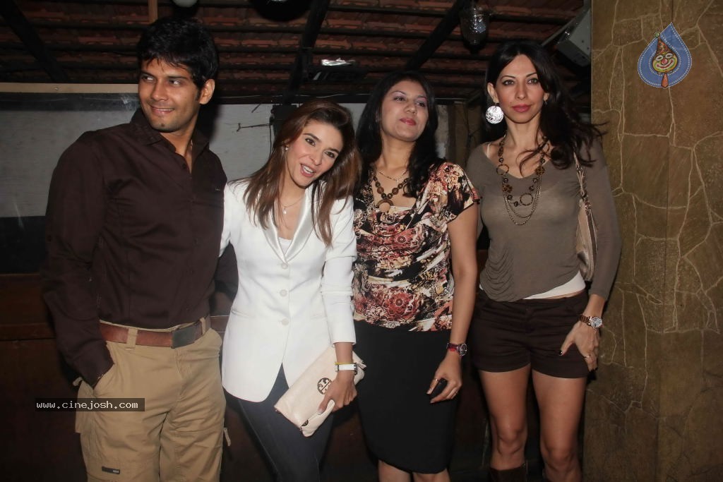 Hot Girls at Juhi n Sachin Shroff Party - 41 / 80 photos
