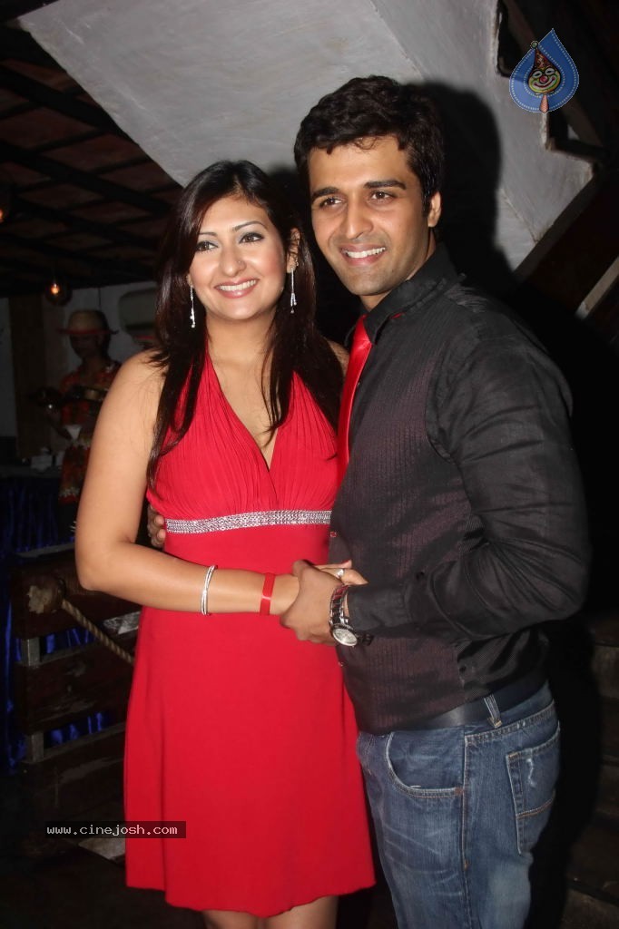 Hot Girls at Juhi n Sachin Shroff Party - 47 / 80 photos