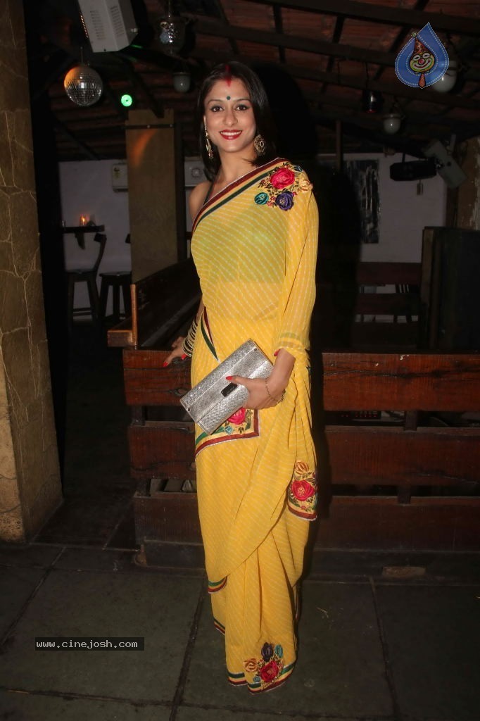 Hot Girls at Juhi n Sachin Shroff Party - 58 / 80 photos