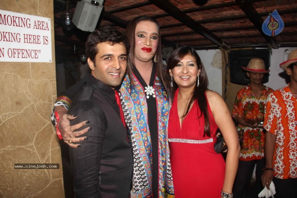 Hot Girls at Juhi n Sachin Shroff Party - 62 / 80 photos