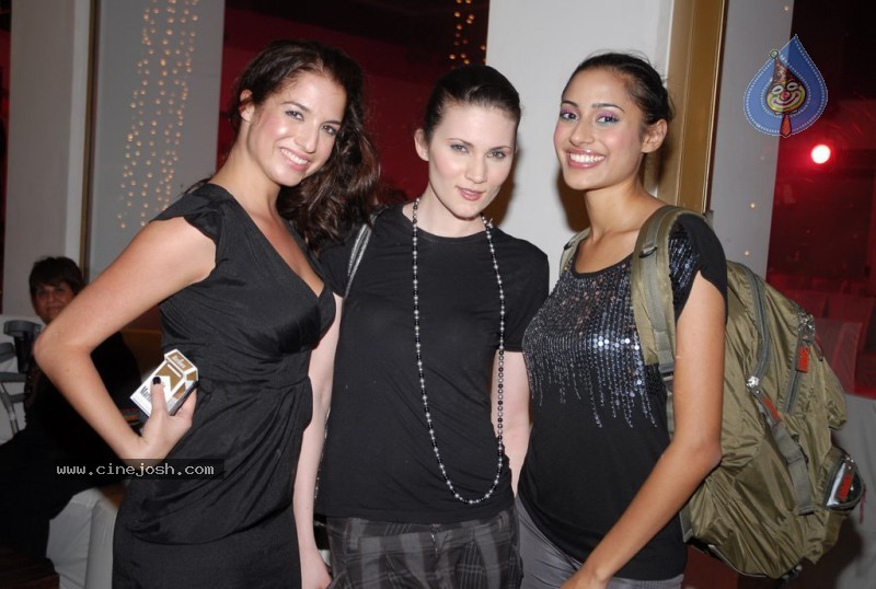 Hot Models at Geeta Singh's Lingerie Show - 5 / 52 photos