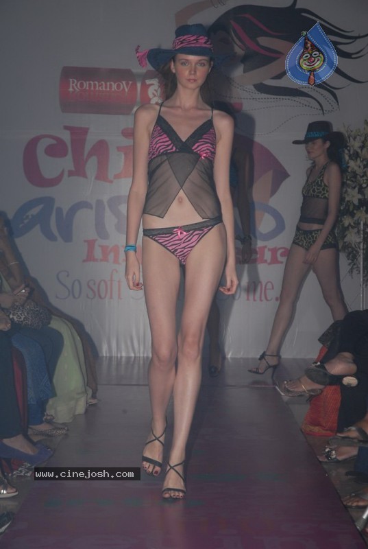 Hot Models at Geeta Singh's Lingerie Show - 33 / 52 photos
