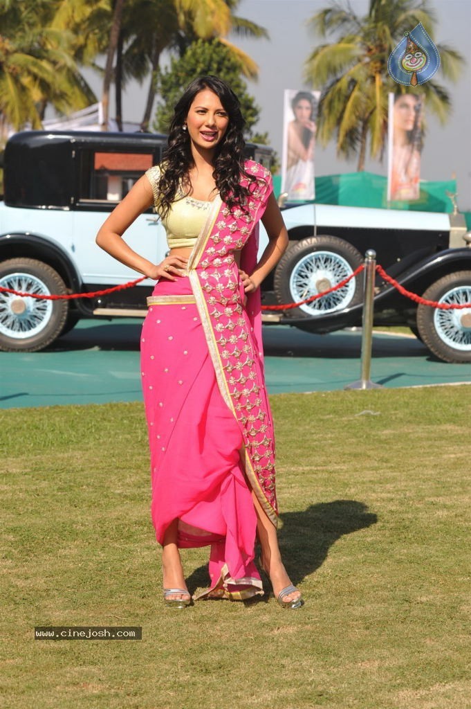 Hot Models at Kingfisher Calendar 2014 Launch - 33 / 123 photos