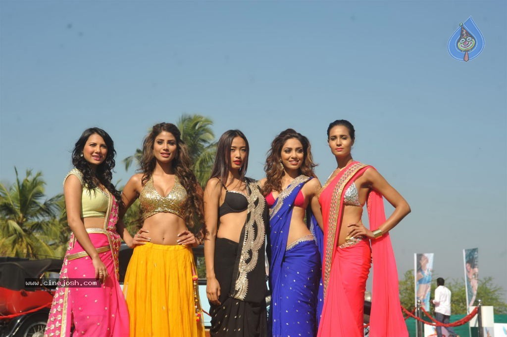 Hot Models at Kingfisher Calendar 2014 Launch - 83 / 123 photos