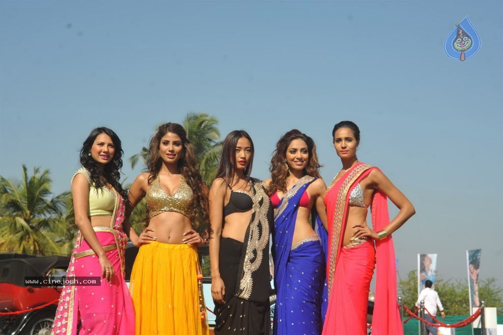 Hot Models at Kingfisher Calendar 2014 Launch - 90 / 123 photos