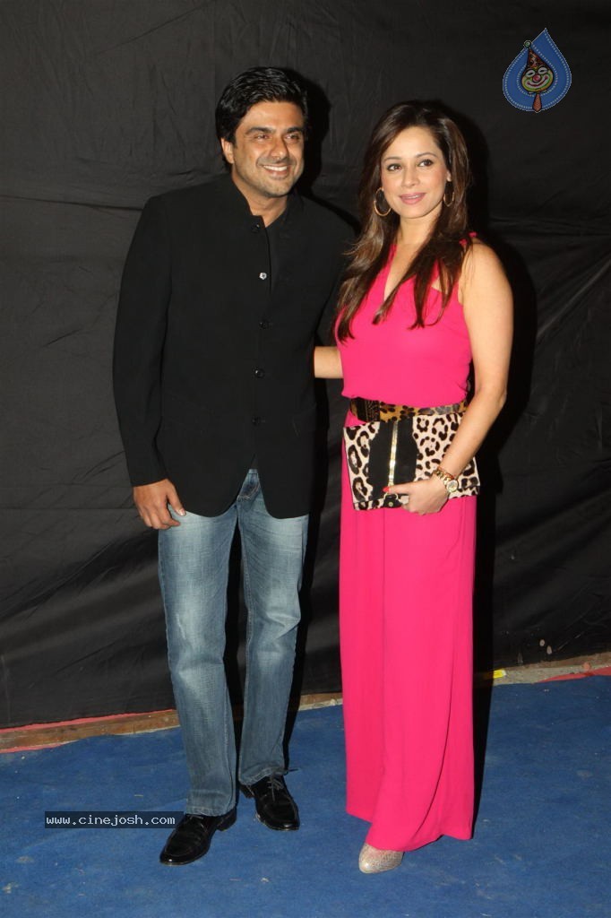 Hot TV Celebs at Indian Telly Awards 2012 - 72 / 106 photos