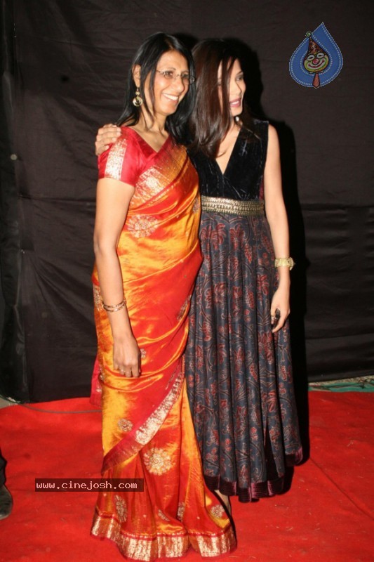 Hottest Bolly Starlets at Waves Concert - 42 / 43 photos