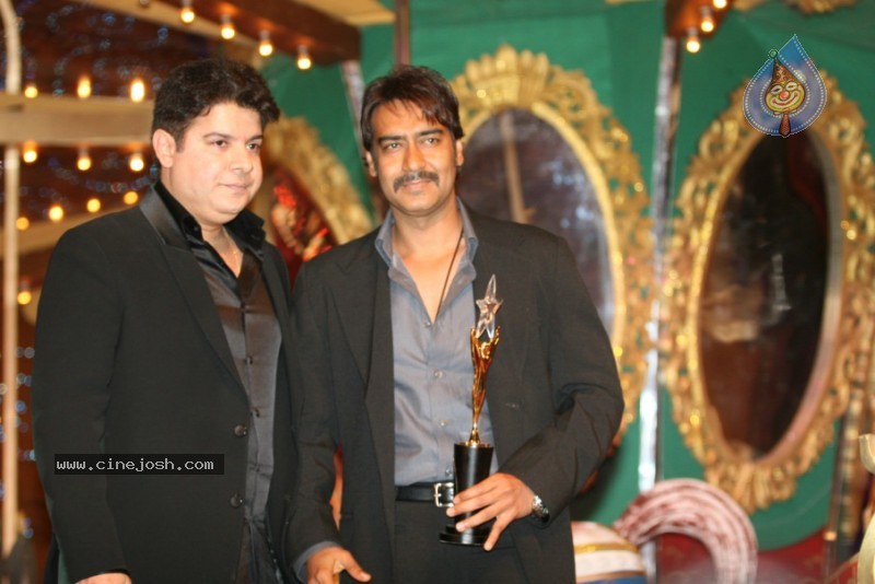 Hottest Bollywood Stars At Sony Max Stardust Awards - 4 / 99 photos