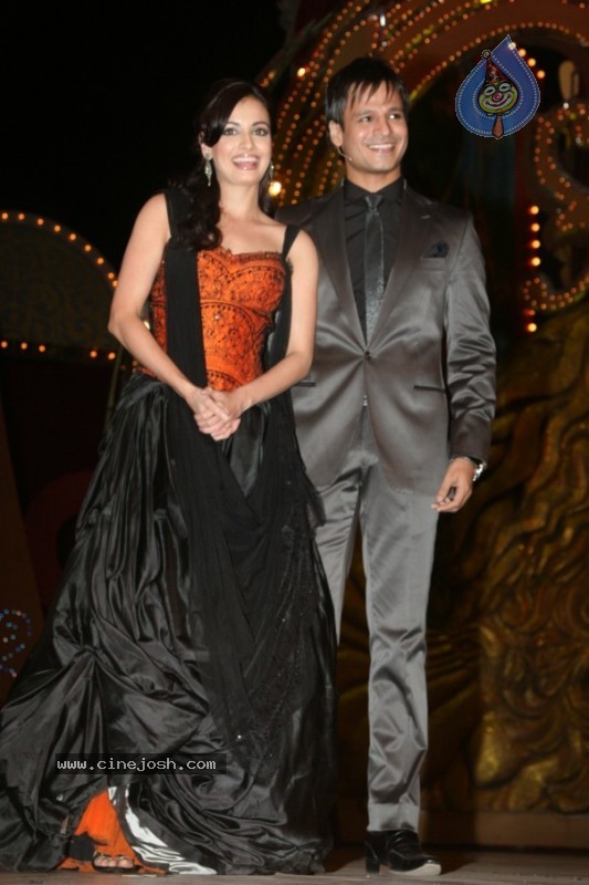 Hottest Bollywood Stars At Sony Max Stardust Awards - 6 / 99 photos