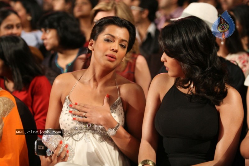 Hottest Bollywood Stars At Sony Max Stardust Awards - 14 / 99 photos