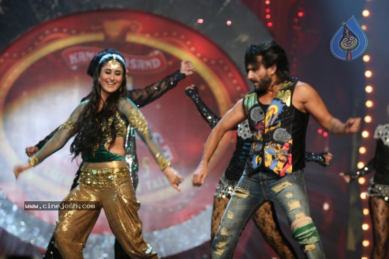 Hottest Bollywood Stars At Sony Max Stardust Awards - 30 / 99 photos