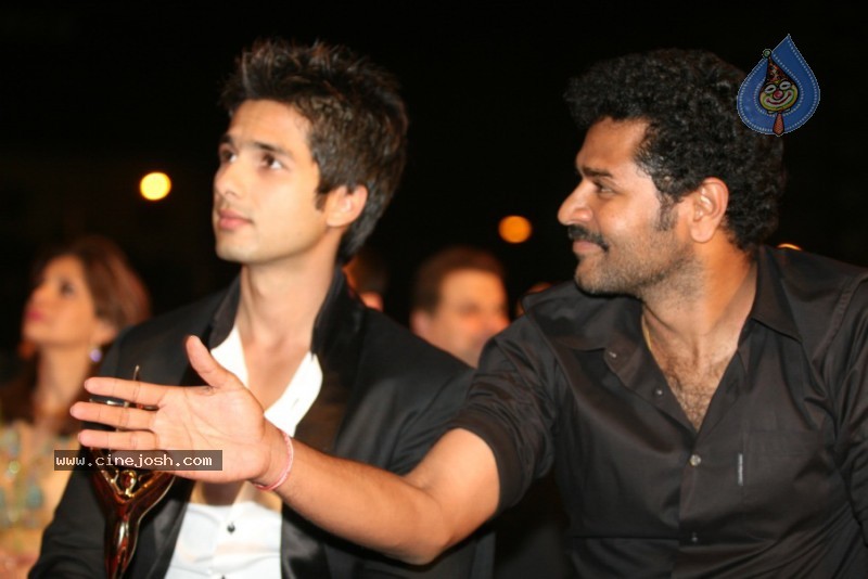 Hottest Bollywood Stars At Sony Max Stardust Awards - 34 / 99 photos