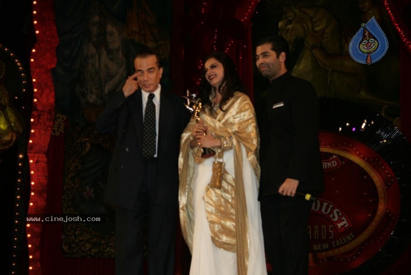 Hottest Bollywood Stars At Sony Max Stardust Awards - 75 / 99 photos