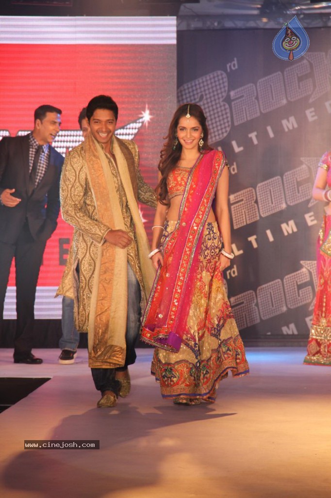 Housefull 2 Stars Rock the Ramp  - 1 / 31 photos