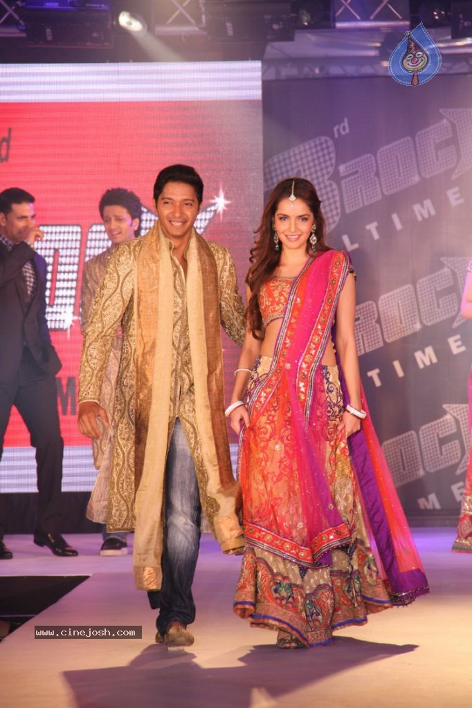 Housefull 2 Stars Rock the Ramp  - 10 / 31 photos