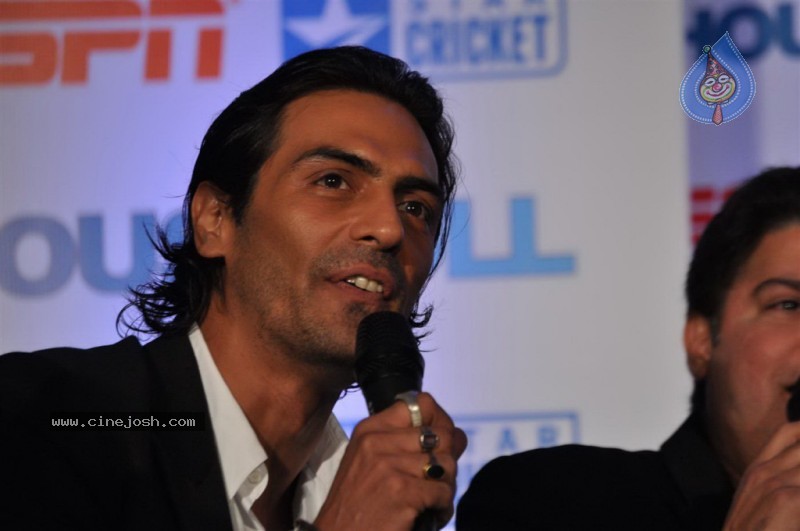 Housefull Movie Starcast at ICC T20 World Cup Event - 12 / 42 photos