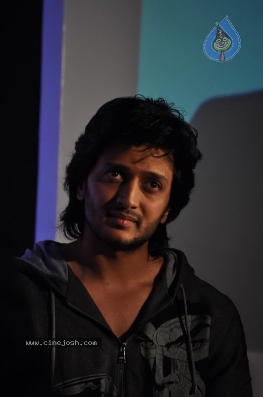 Housefull Movie Starcast at ICC T20 World Cup Event - 17 / 42 photos