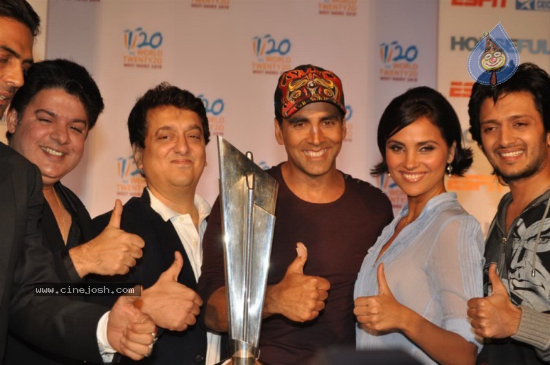 Housefull Movie Starcast at ICC T20 World Cup Event - 22 / 42 photos