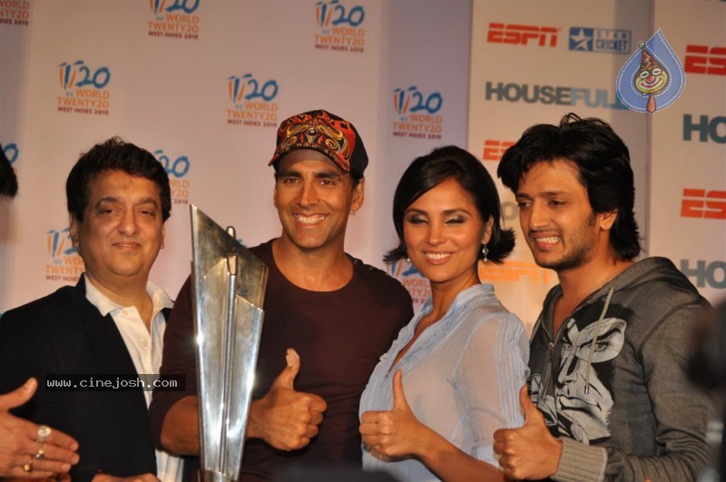 Housefull Movie Starcast at ICC T20 World Cup Event - 29 / 42 photos