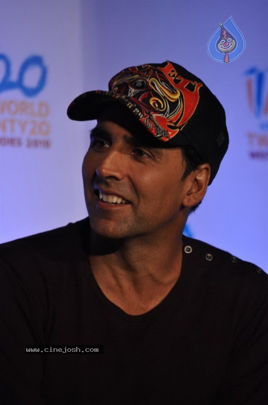 Housefull Movie Starcast at ICC T20 World Cup Event - 41 / 42 photos