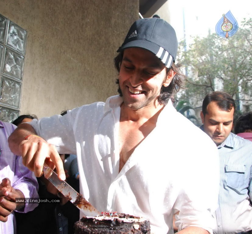 Hrithik Roshan Bday Event - 7 / 27 photos